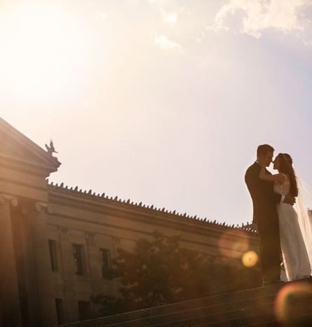 Wedding couple outside the Art Museum in Philadelphia