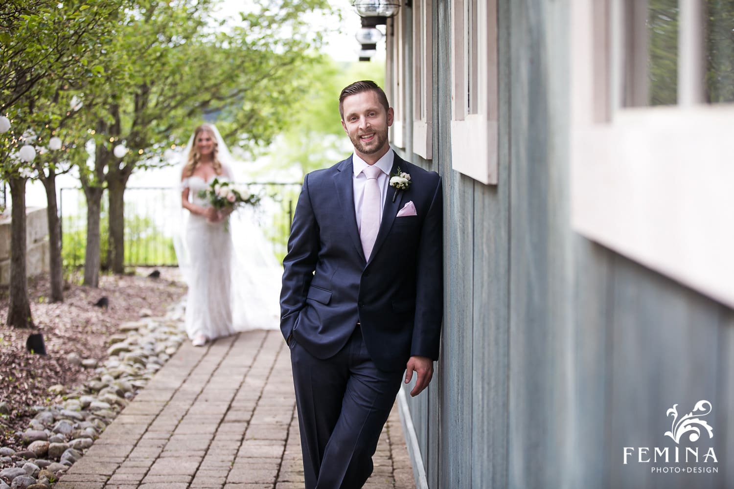 First Look reveal of Kelli and Jason at their Lake House Inn Wedding