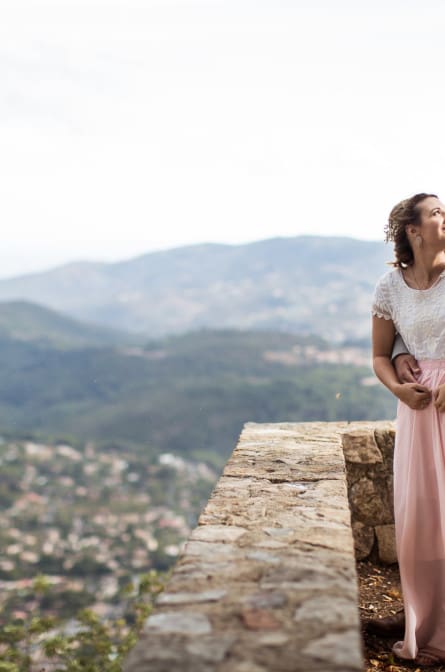 Emmalyn and Vincent look at each other during their wedding portrait session in the South of France
